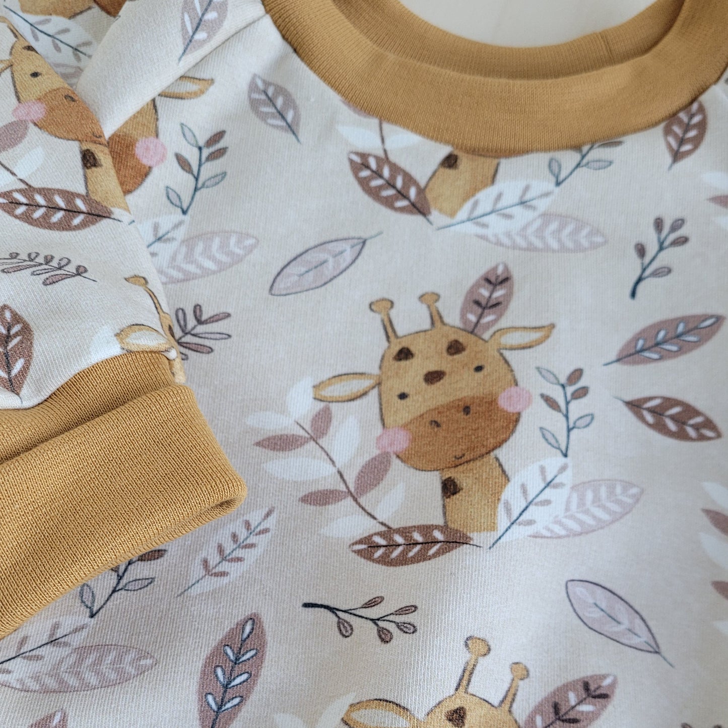 Set Giraffe: Sweater und Leggings