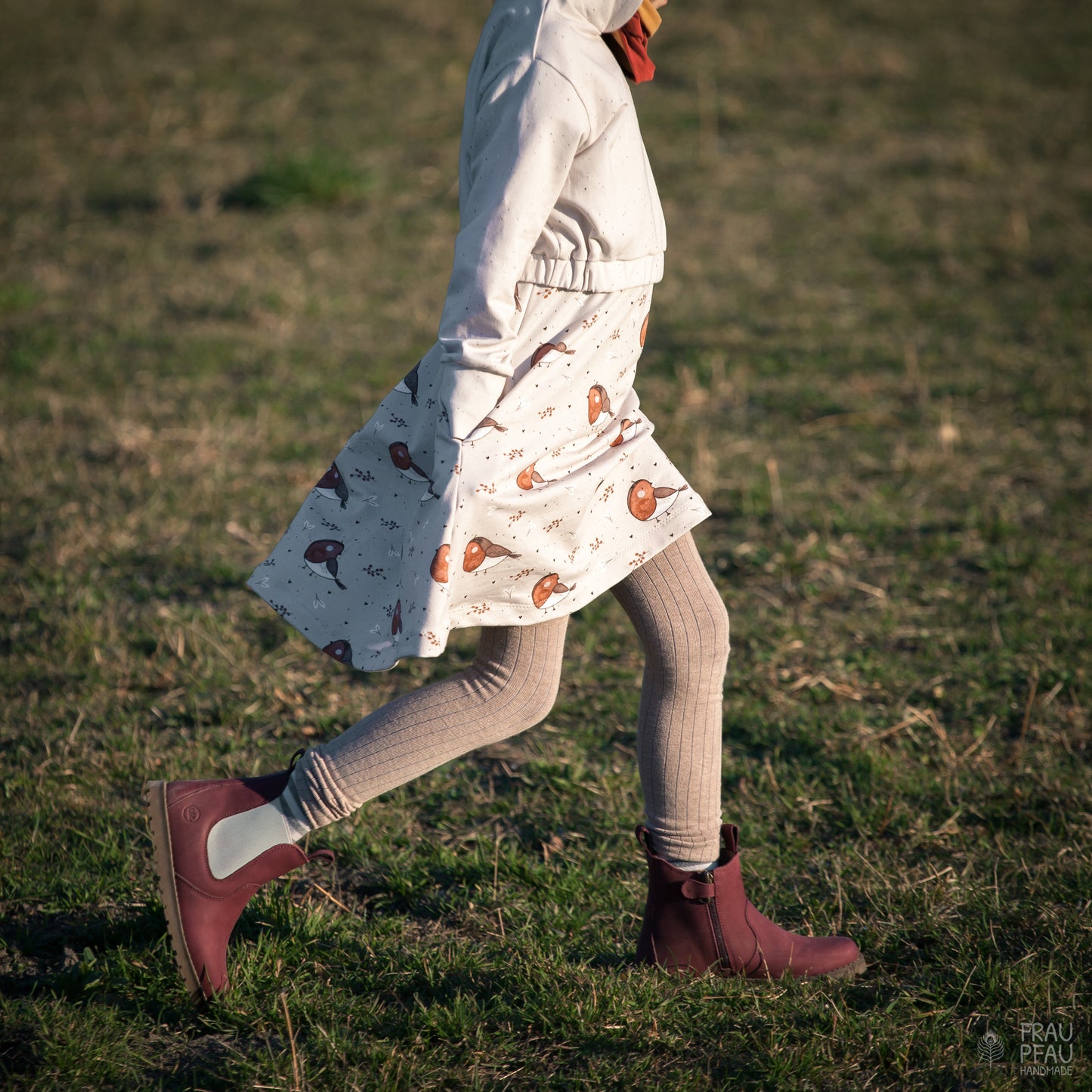 Set Rotkehlchen: Kleid und Crop-Top oder Hoodie