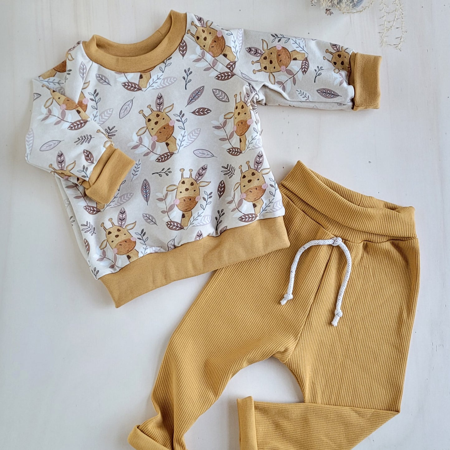 Set Giraffe: Sweater und Leggings