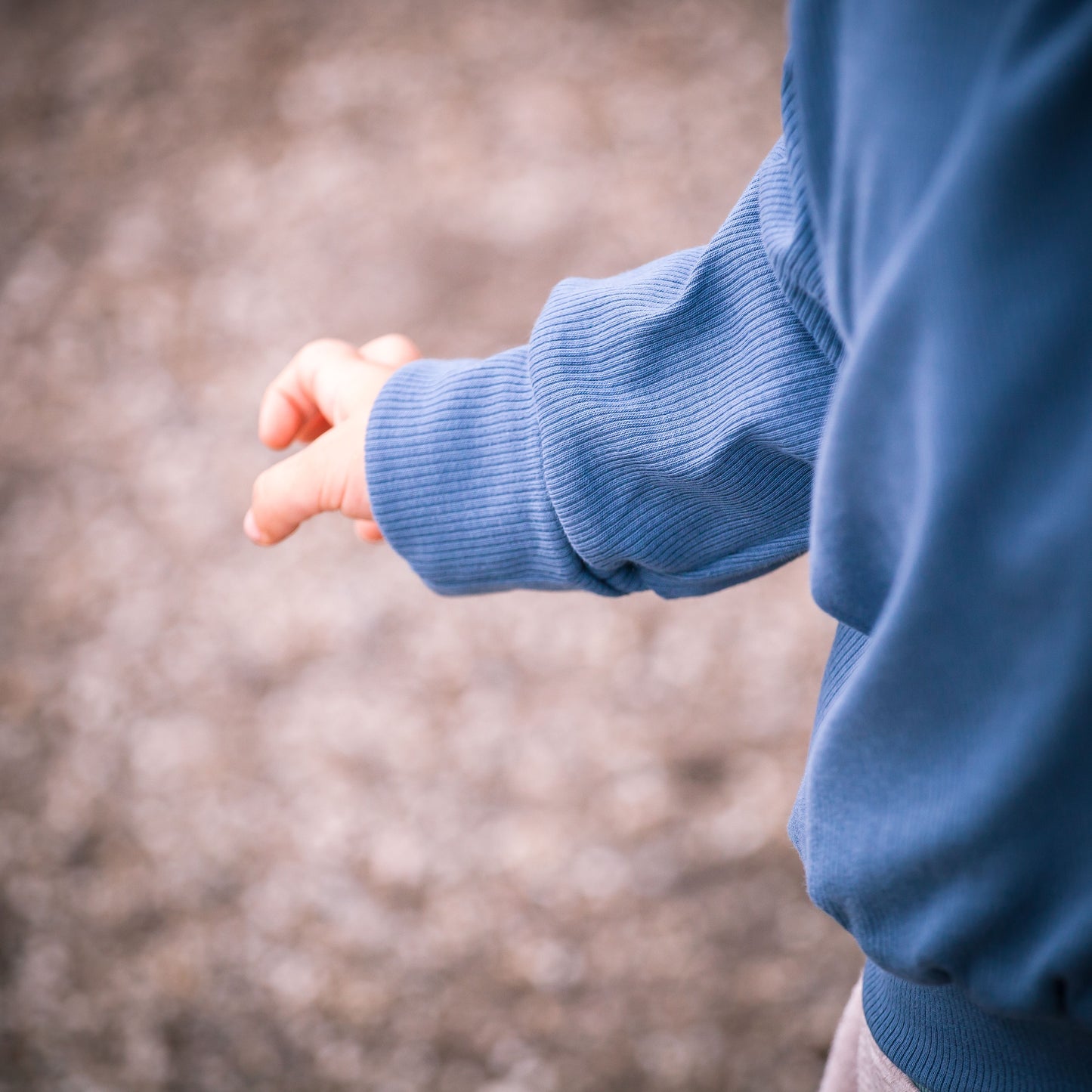 Sweater in vielen verschiedenen Farben - mitwachsend und bequem
